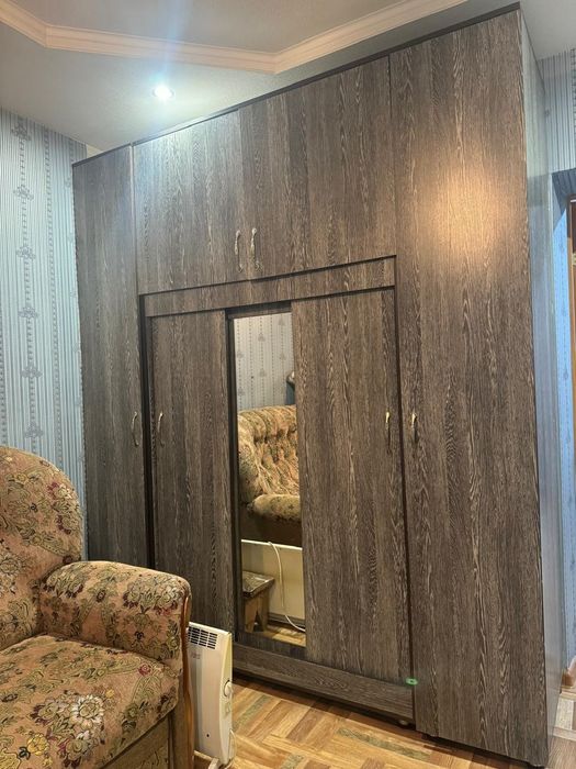 продам большой шкаф