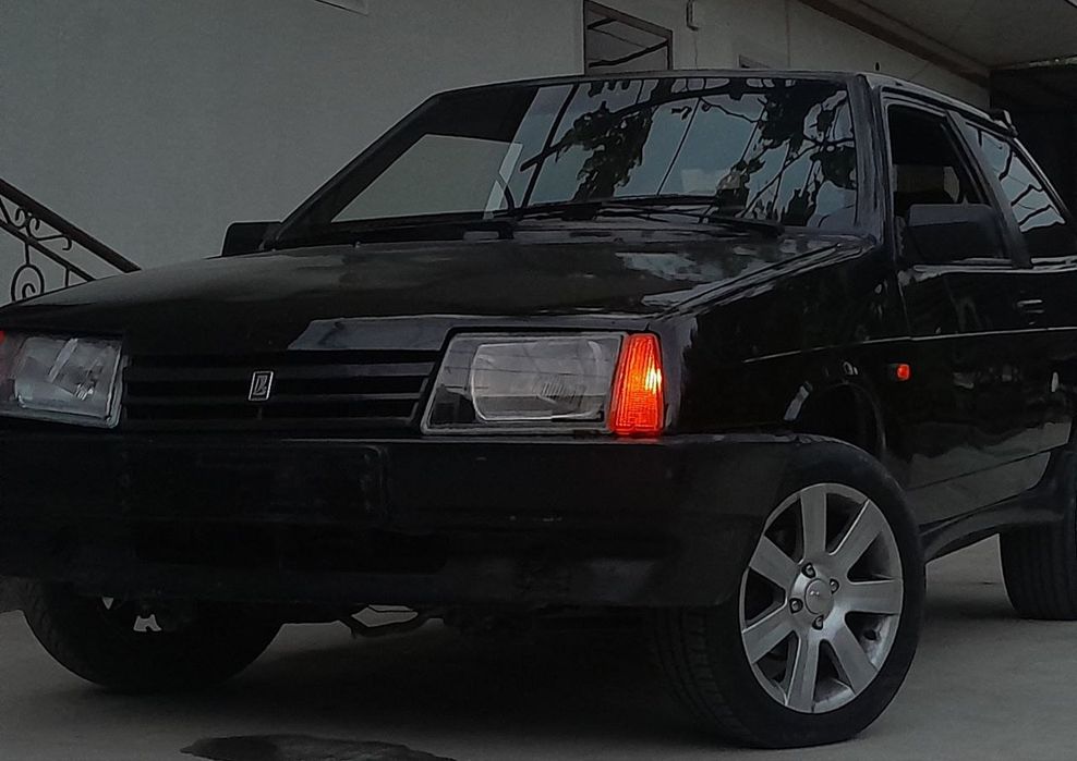 Lada 2108 sotiladi