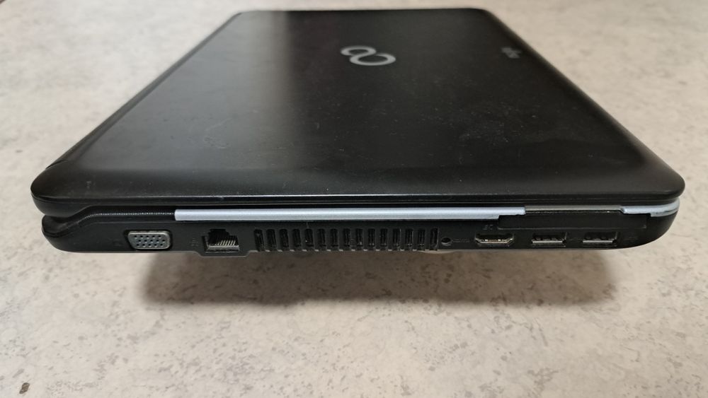 Laptop Fujitsu Lifebook I3, 4 Gb Ram, Windous, programe nou instalate