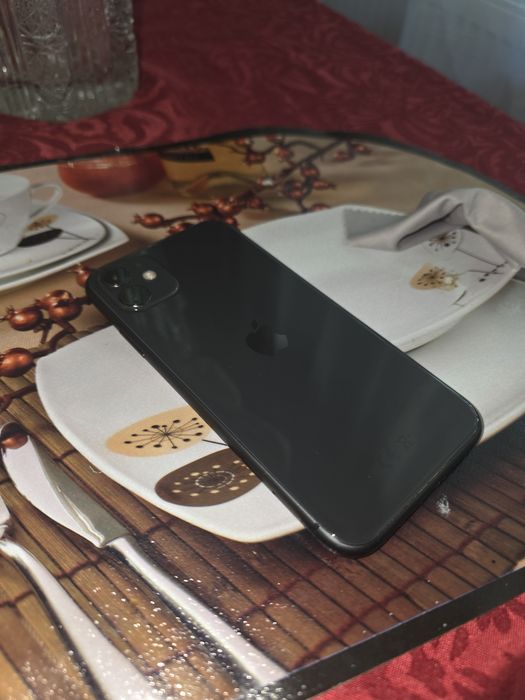 Iphone 11 64 GB .