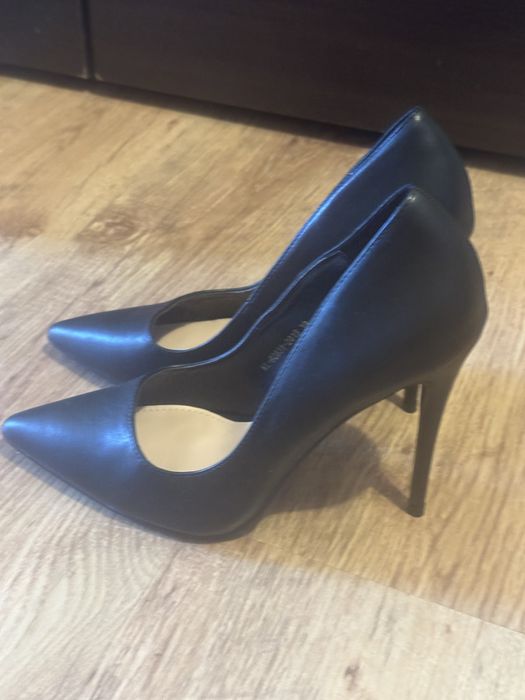 Pantofii cu toc  nr 39
