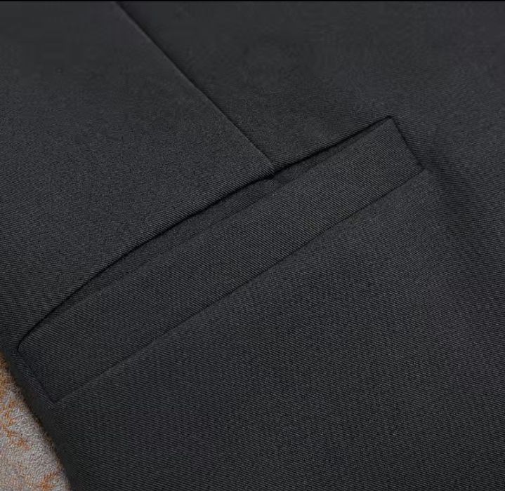 Жилет черный