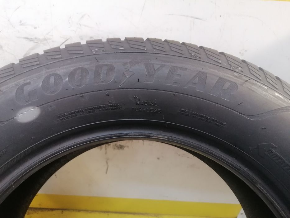 235/60/17 2* Goodyear iarna 102h dot 4824    6,20mm