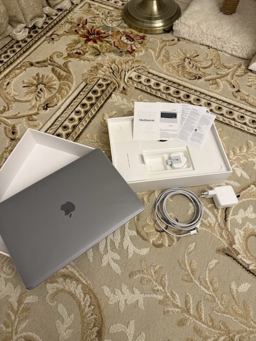 MacBook Air M1 идеальное состояние