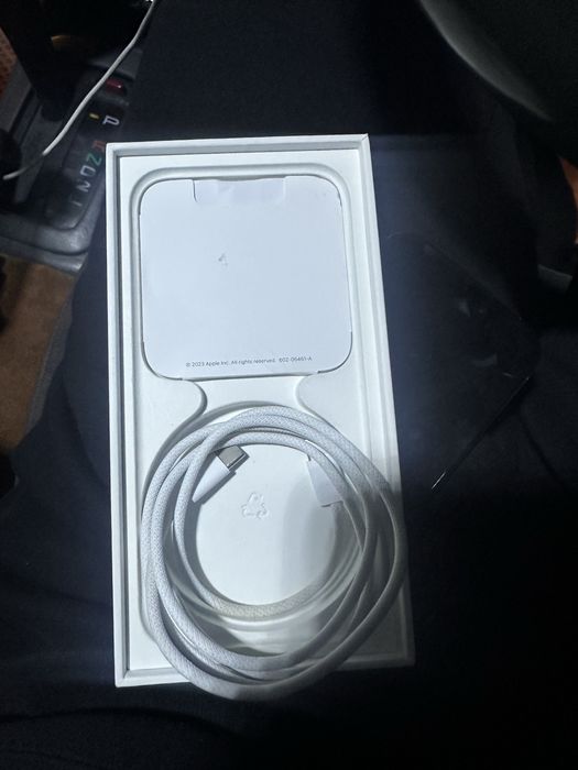 Продам iPhone 15 pro на 256 гб