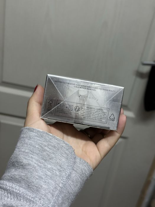 Prada carbon luna rossa