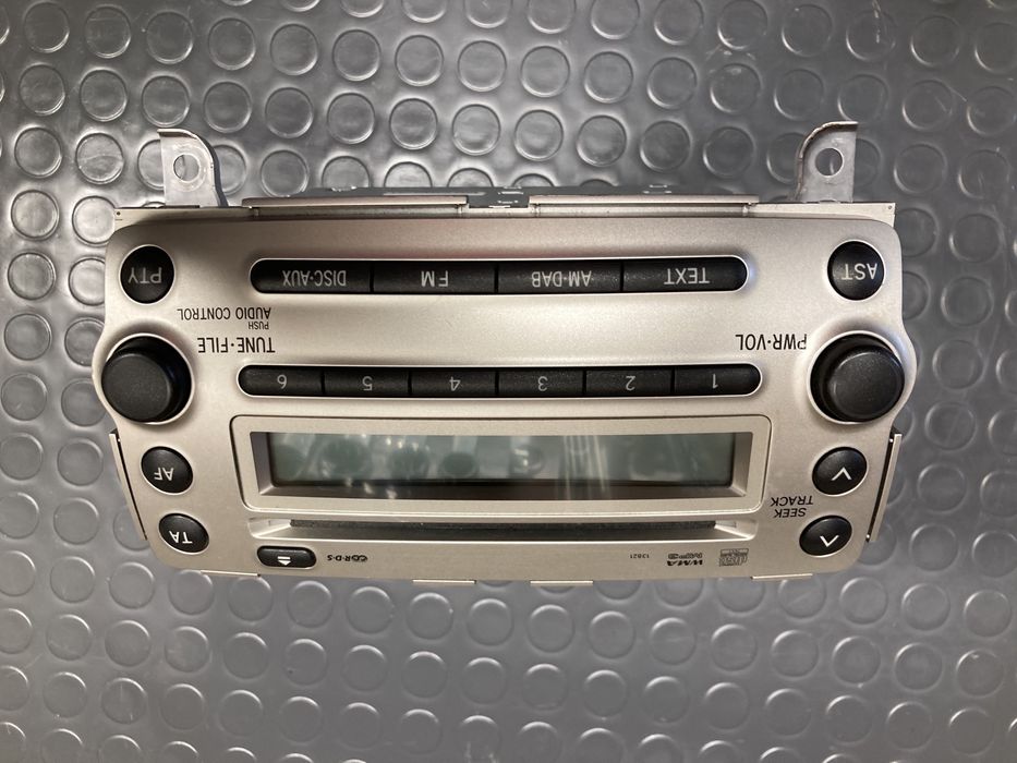 Радио/CD за тойота урбан крузер/ CD toyota urban cruiser 2009г