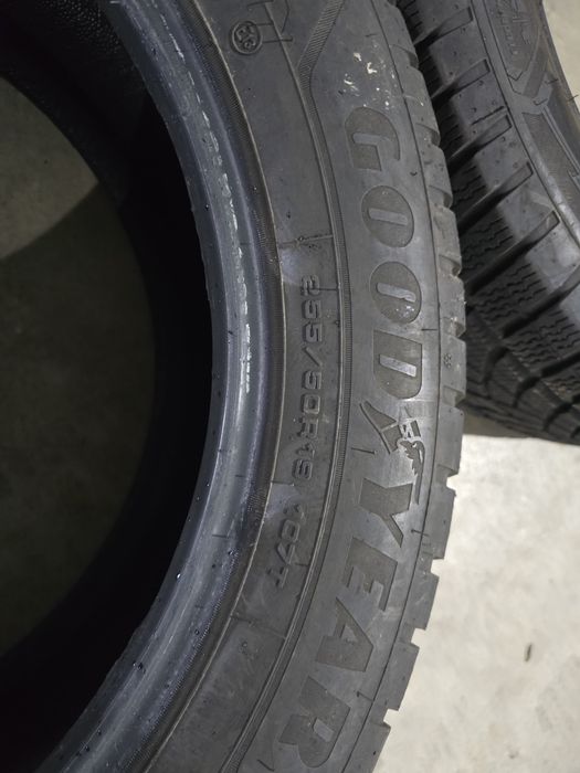 Vand anvelope de iarna 235 55 R19/255 50 R19