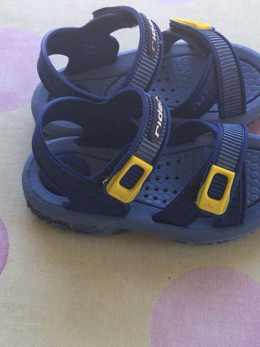 Сандалки детски