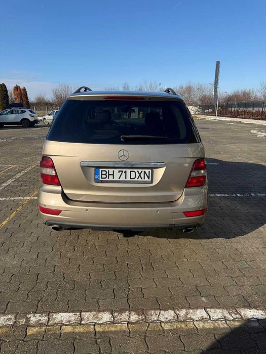 Mercedes-Benz  model ML 320 CDI 4MATIC full options.