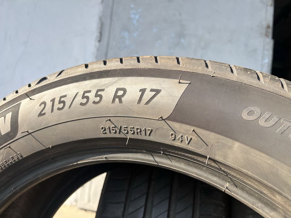 4 бр. летни гуми 215/55/17 Michelin DOT 1124/0722 5-6 mm