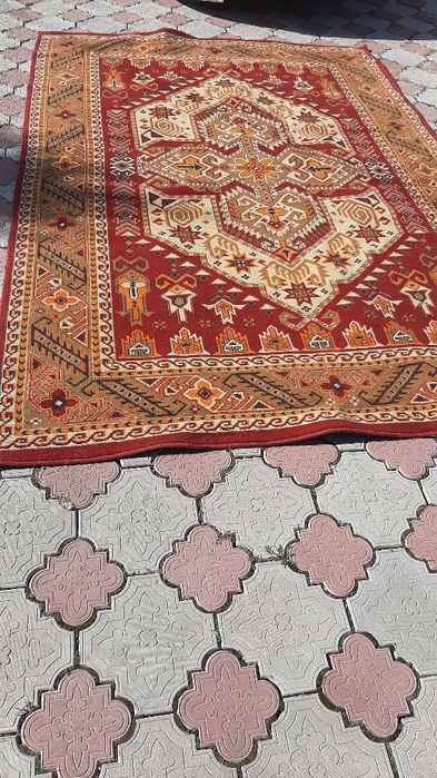 Продаются новые шерстянные ковры!!!