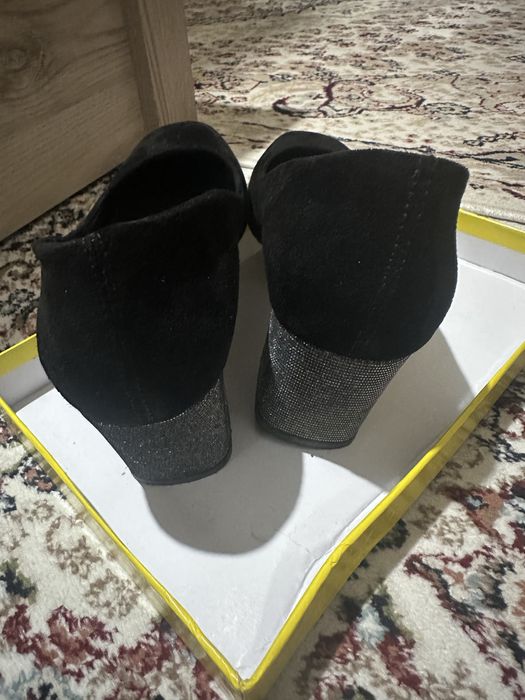 Продам туфли замшевый