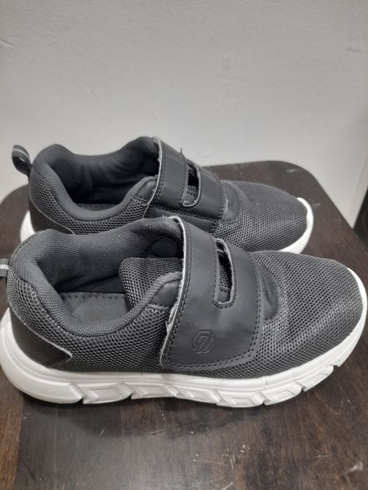 Продам кроссовки 33 размер