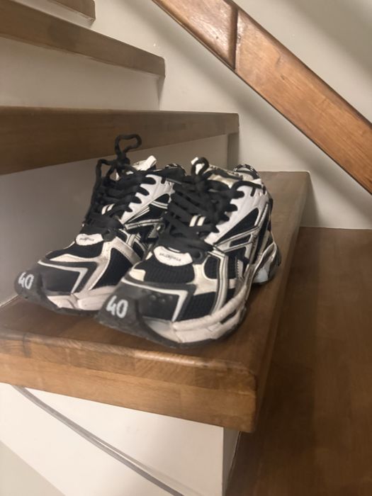 Balenciaga runners black and white