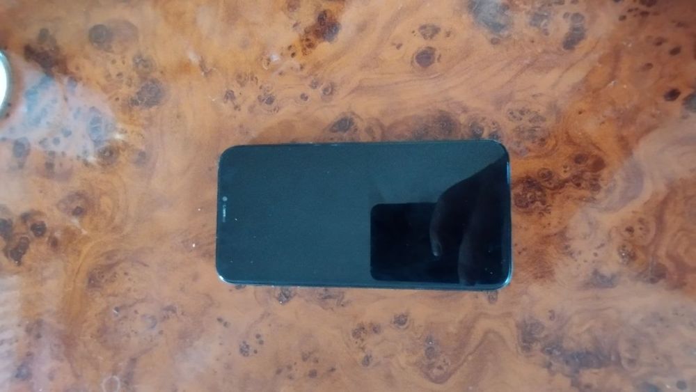 iPhone X Srochno sotiladi