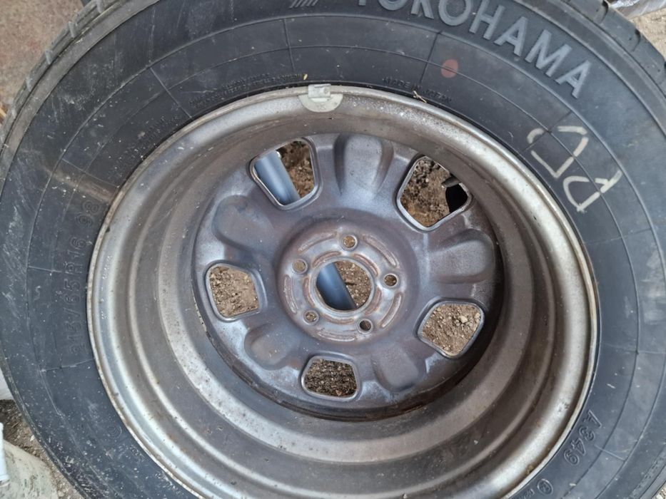 Гума с джанта R16 за Рено