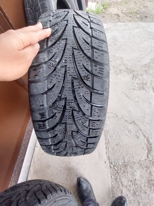 Зимные резины 215/70/16