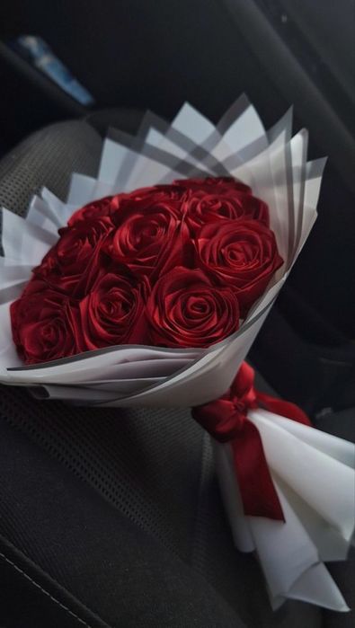 Букет Вечни сатенени рози