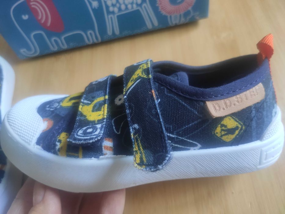 Детски обувки DDstep,нови,номер 25