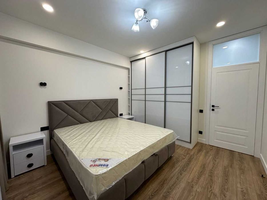 Дава се под наем Двустаен апартамент в София, Център - 65 кв.м за 500 € - Снимка #2