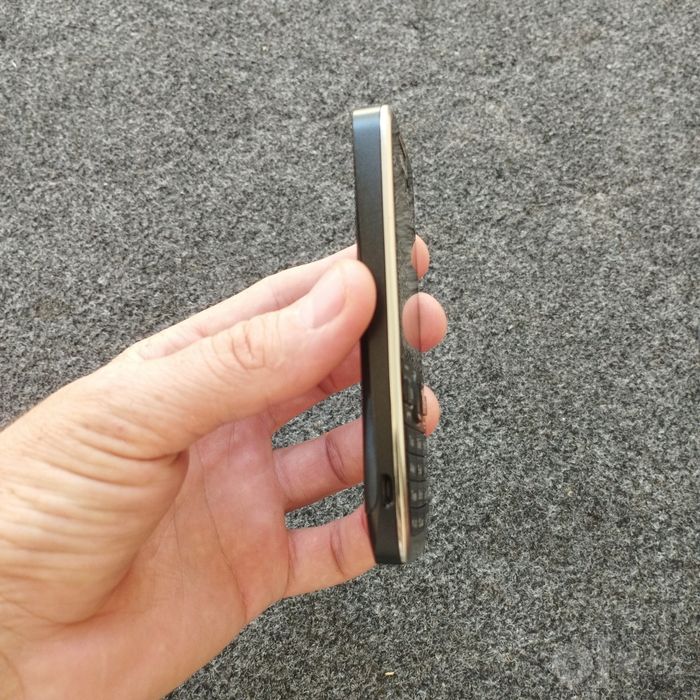 Nokia E52 Black sotladi