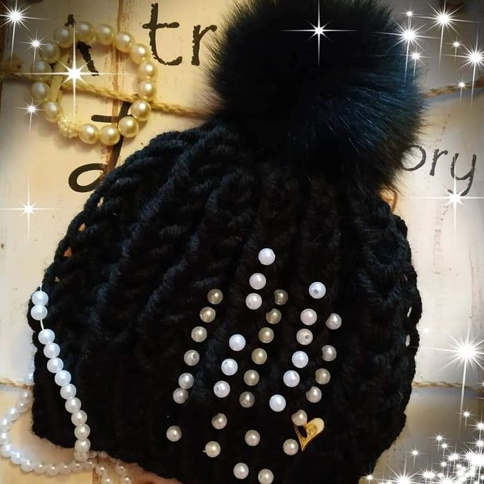 Шапки и шалове ръчно плетени