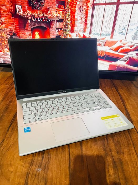 Asus vivobook yangi turibdi aktivatsiya qilingan