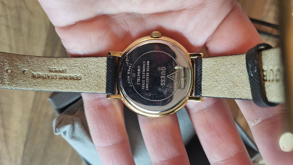 Дамски часовник GUESS