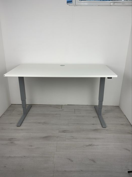 Бюро електрическо регулируем подходящо за домашен офис и бизнес среда