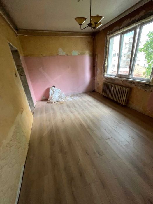 Продава се Тристаен апартамент в Пловдив, Гагарин - 83 кв.м за 1446 €/кв.м - Снимка #2