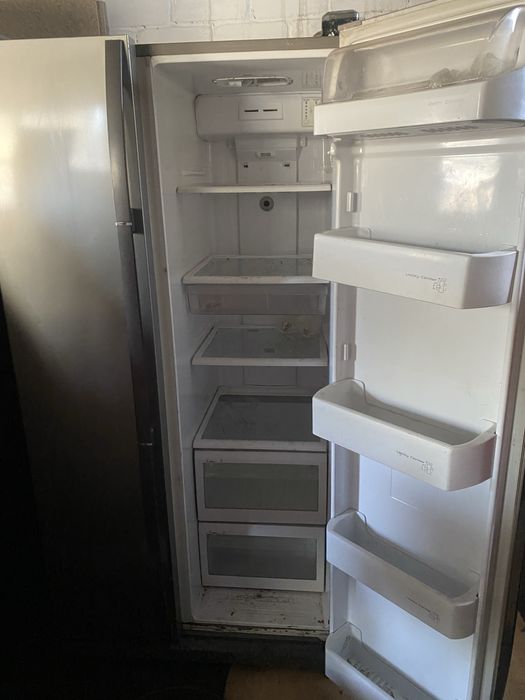 Продам холодильник двухкамерный