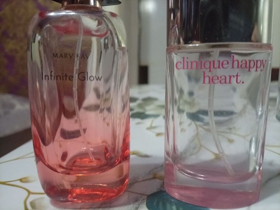 Флаконы из под духов,без сколов.