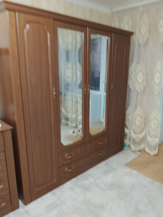 Продам шкаф в хорошо состоянии цена 20000