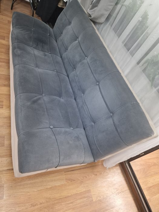 Продается  Диван для гостиной или дачи