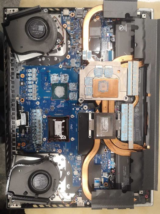 Curatare laptop, playstation 4-5, calculatoare gaming