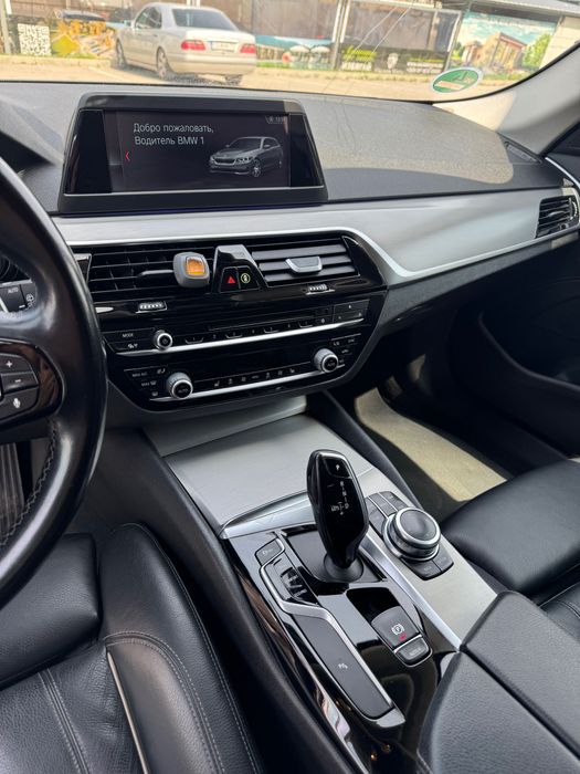 ПРОДАВА СЕ BMW 520d 2018 г