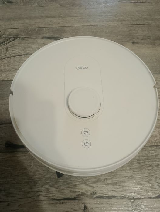 Продам робот пылесос 360 S8