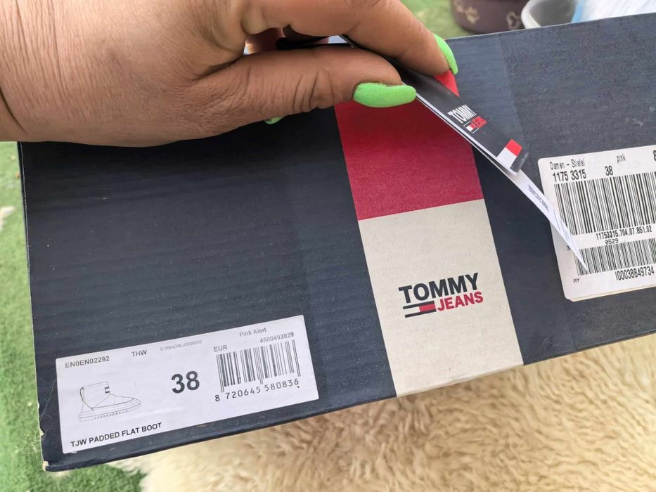 Tommy Hilfiger jeans оригинални дамски апрески 38 номер