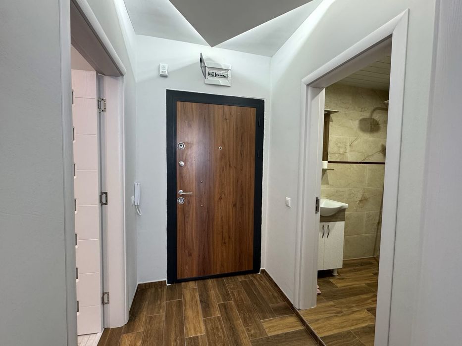 Дава се под наем Двустаен апартамент в Търговище, Център - 60 кв.м за 306 € - Снимка #6