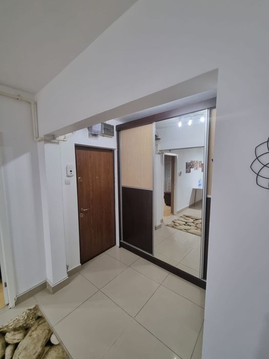Ofer apartament 2 camere spre inchiriere