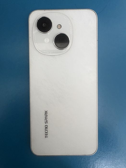 Продается телефон TECNO SPARK.