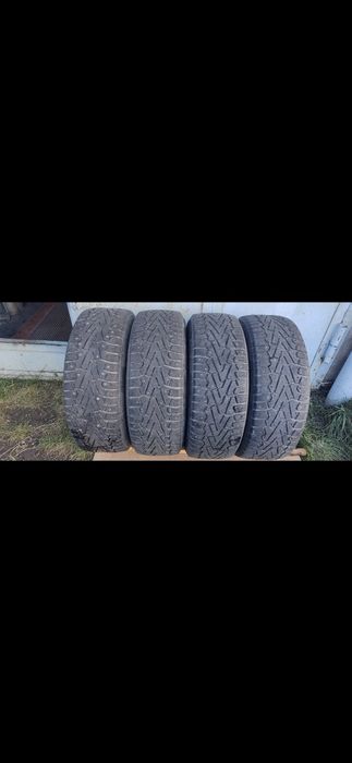 Зимняя резина 215/60/R17 Pirelli