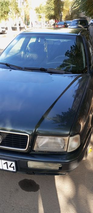 Автомобиль ауди 80 б4