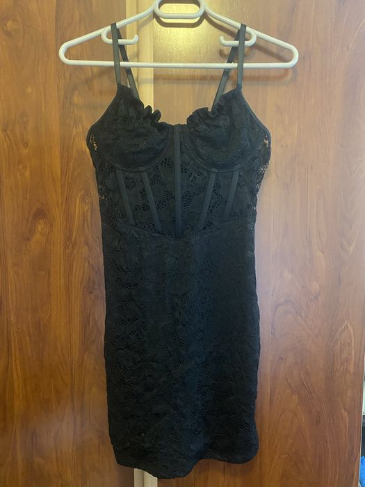Rochita cu bustiera, dantela neagra