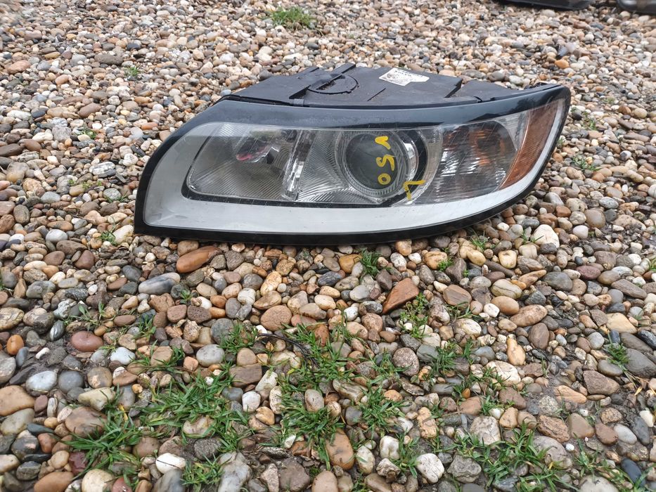 ляв и десен фар за волво С40 В50 2007 - 2012 VOLVO V50 S40