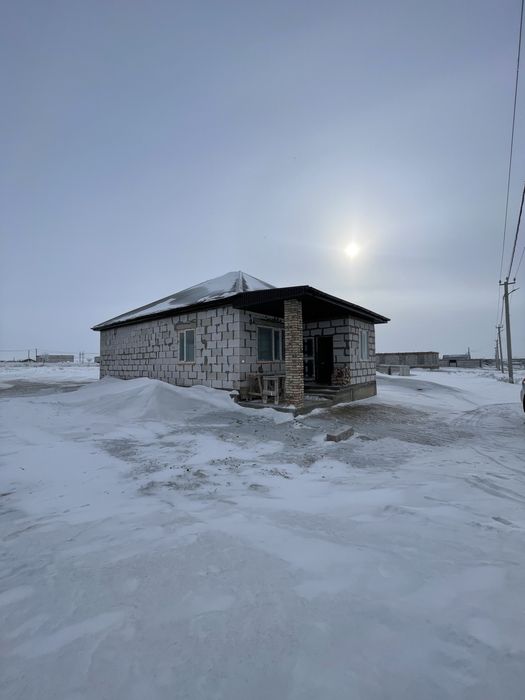 Дом в Уштобе напротиш школы