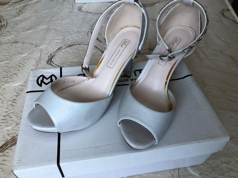 Продам женскую обувь