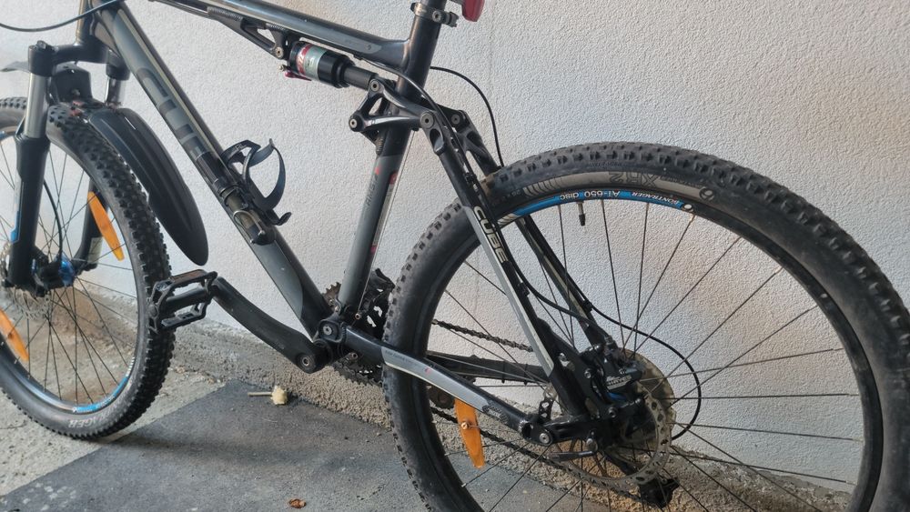 Bicicleta cube ams 100 full suspension