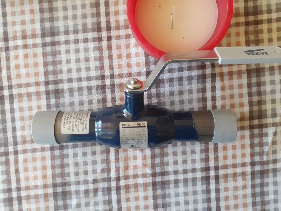 Спирателен кран за вода и пара